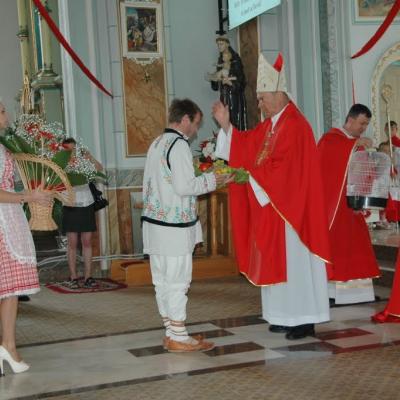 28 august: Gura Humorului: Administrarea sacramentului Mirului