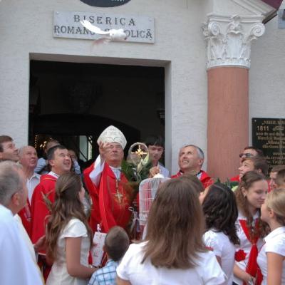 28 august: Gura Humorului: Administrarea sacramentului Mirului
