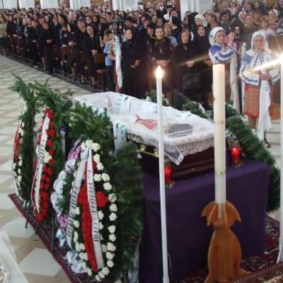 7 septembrie: Adjudeni: Funeraliile părintelui Mihai Gal