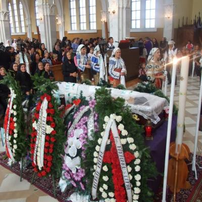 7 septembrie: Adjudeni: Funeraliile părintelui Mihai Gal