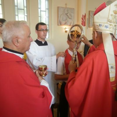 17 septembrie: Buhonca: Administrarea sacramentului Mirului