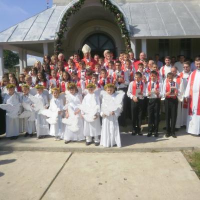17 septembrie: Buhonca: Administrarea sacramentului Mirului