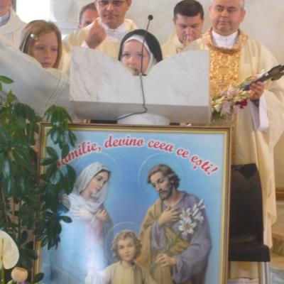 2 octombrie: Iaşi: Admirând-o pe sfânta Tereza a Pruncului Isus