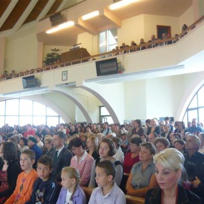 2 octombrie: Iaşi: Admirând-o pe sfânta Tereza a Pruncului Isus