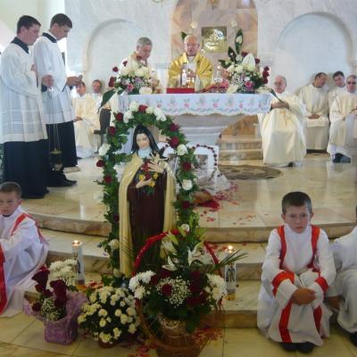 2 octombrie: Iaşi: Admirând-o pe sfânta Tereza a Pruncului Isus