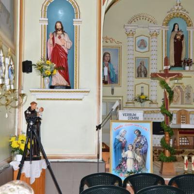 2 octombrie: Schineni: Consacrarea altarului şi sfintirea bisericii "Sfânta Tereza a Pruncului Isus"