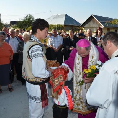 2 octombrie: Schineni: Consacrarea altarului şi sfintirea bisericii "Sfânta Tereza a Pruncului Isus"