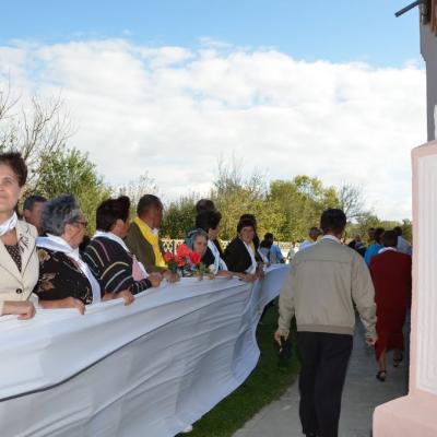 2 octombrie: Schineni: Consacrarea altarului şi sfintirea bisericii "Sfânta Tereza a Pruncului Isus"