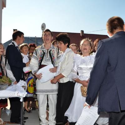 2 octombrie: Schineni: Consacrarea altarului şi sfintirea bisericii "Sfânta Tereza a Pruncului Isus"