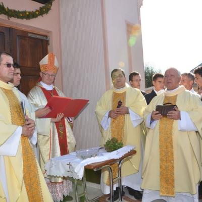 2 octombrie: Schineni: Consacrarea altarului şi sfintirea bisericii "Sfânta Tereza a Pruncului Isus"
