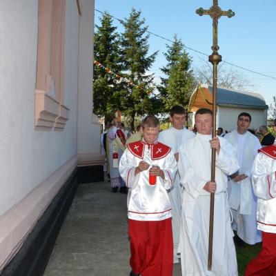 2 octombrie: Schineni: Consacrarea altarului şi sfintirea bisericii "Sfânta Tereza a Pruncului Isus"