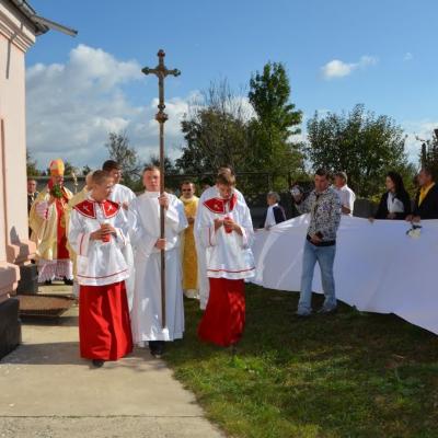 2 octombrie: Schineni: Consacrarea altarului şi sfintirea bisericii "Sfânta Tereza a Pruncului Isus"
