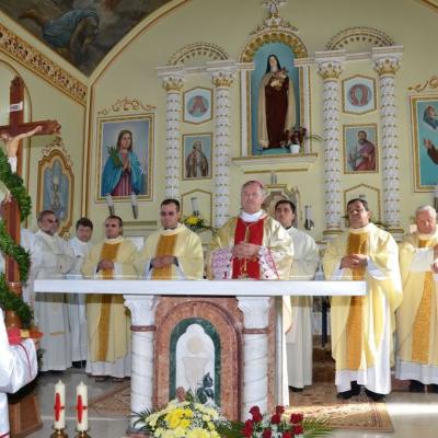 2 octombrie: Schineni: Consacrarea altarului şi sfintirea bisericii "Sfânta Tereza a Pruncului Isus"