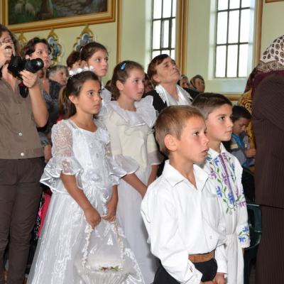 2 octombrie: Schineni: Consacrarea altarului şi sfintirea bisericii "Sfânta Tereza a Pruncului Isus"