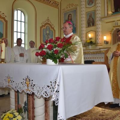 2 octombrie: Schineni: Consacrarea altarului şi sfintirea bisericii "Sfânta Tereza a Pruncului Isus"