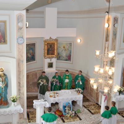 16 octombrie: Vicşani: Sfinţirea noii grote din faţa bisericii romano-catolice