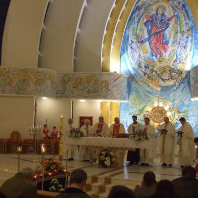 1 noiembrie: Iaşi: Liturghie cu requiem solemn pentru sufletele episcopilor şi preoţilor decedaţi