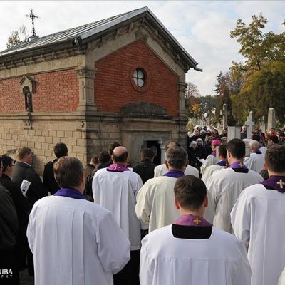 2 noiembrie: Iaşi: Pomenirea tuturor credincioşilor răposaţi în cimitirul "Eternitatea". Foto: Adrian Cuba