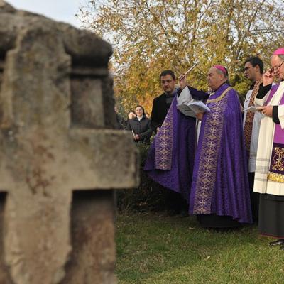 2 noiembrie: Iaşi: Pomenirea tuturor credincioşilor răposaţi în cimitirul "Eternitatea". Foto: Adrian Cuba
