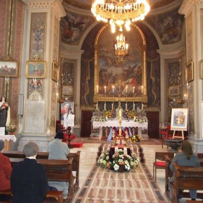 2 noiembrie: Iaşi: Liturghie cu requiem in catedrala "Adormirea Maicii Domnului" şi rugăciuni pentru răposaţi la cimitirul "Eternitatea" din Iaşi