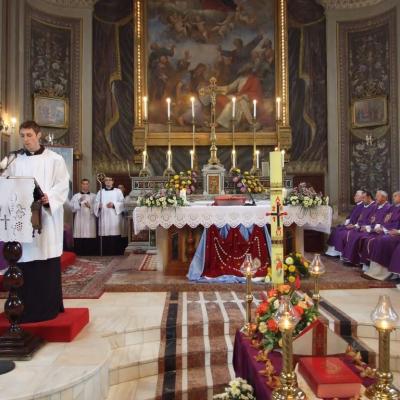 2 noiembrie: Iaşi: Liturghie cu requiem in catedrala "Adormirea Maicii Domnului" şi rugăciuni pentru răposaţi la cimitirul "Eternitatea" din Iaşi