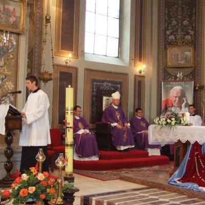 2 noiembrie: Iaşi: Liturghie cu requiem in catedrala "Adormirea Maicii Domnului" şi rugăciuni pentru răposaţi la cimitirul "Eternitatea" din Iaşi