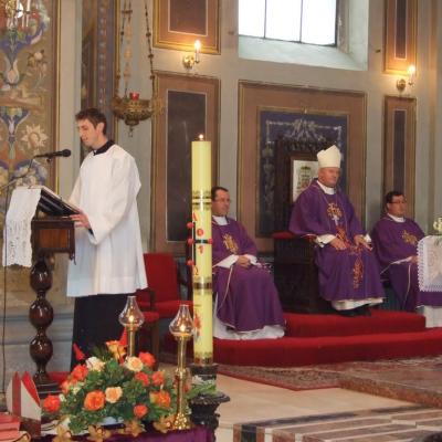 2 noiembrie: Iaşi: Liturghie cu requiem in catedrala "Adormirea Maicii Domnului" şi rugăciuni pentru răposaţi la cimitirul "Eternitatea" din Iaşi