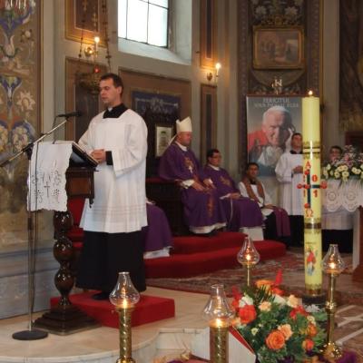 2 noiembrie: Iaşi: Liturghie cu requiem in catedrala "Adormirea Maicii Domnului" şi rugăciuni pentru răposaţi la cimitirul "Eternitatea" din Iaşi