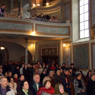 2 noiembrie: Iaşi: Liturghie cu requiem in catedrala "Adormirea Maicii Domnului" şi rugăciuni pentru răposaţi la cimitirul "Eternitatea" din Iaşi