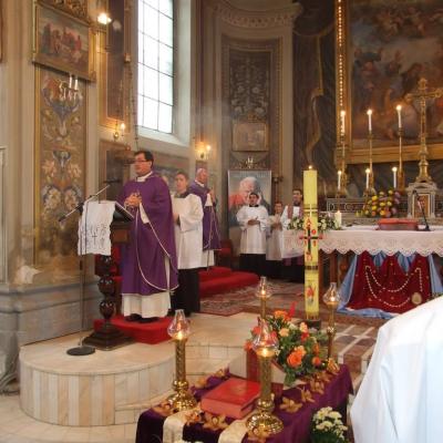 2 noiembrie: Iaşi: Liturghie cu requiem in catedrala "Adormirea Maicii Domnului" şi rugăciuni pentru răposaţi la cimitirul "Eternitatea" din Iaşi