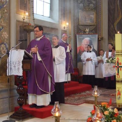 2 noiembrie: Iaşi: Liturghie cu requiem in catedrala "Adormirea Maicii Domnului" şi rugăciuni pentru răposaţi la cimitirul "Eternitatea" din Iaşi