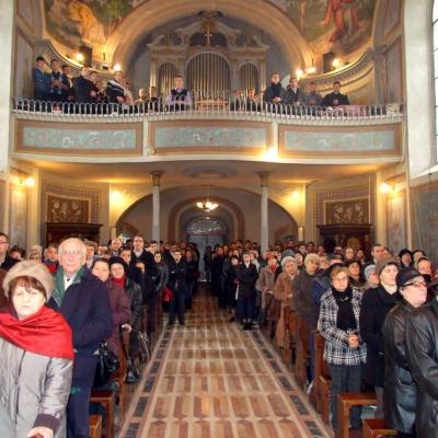 2 noiembrie: Iaşi: Liturghie cu requiem in catedrala "Adormirea Maicii Domnului" şi rugăciuni pentru răposaţi la cimitirul "Eternitatea" din Iaşi
