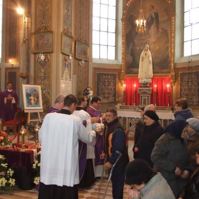 2 noiembrie: Iaşi: Liturghie cu requiem in catedrala "Adormirea Maicii Domnului" şi rugăciuni pentru răposaţi la cimitirul "Eternitatea" din Iaşi