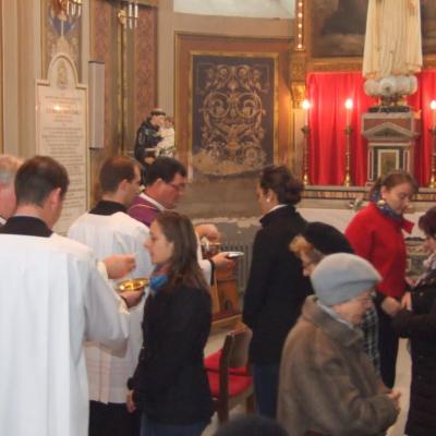 2 noiembrie: Iaşi: Liturghie cu requiem in catedrala "Adormirea Maicii Domnului" şi rugăciuni pentru răposaţi la cimitirul "Eternitatea" din Iaşi