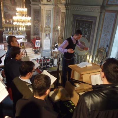 2 noiembrie: Iaşi: Liturghie cu requiem in catedrala "Adormirea Maicii Domnului" şi rugăciuni pentru răposaţi la cimitirul "Eternitatea" din Iaşi