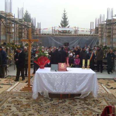 20 noiembrie: Bogdăneşti: Sfinţirea pietrei de temelie a noii biserici