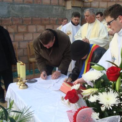 20 noiembrie: Bogdăneşti: Sfinţirea pietrei de temelie a noii biserici