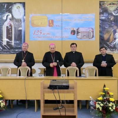 26 noiembrie: Iaşi: La 55 de ani de la redeschiderea secţiei române a Institutului Teologic Romano-Catolic