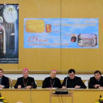 26 noiembrie: Iaşi: La 55 de ani de la redeschiderea secţiei române a Institutului Teologic Romano-Catolic