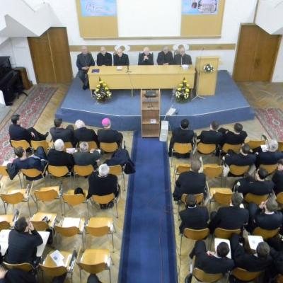 26 noiembrie: Iaşi: La 55 de ani de la redeschiderea secţiei române a Institutului Teologic Romano-Catolic
