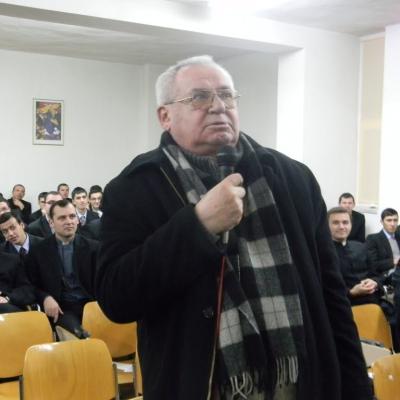 26 noiembrie: Iaşi: La 55 de ani de la redeschiderea secţiei române a Institutului Teologic Romano-Catolic