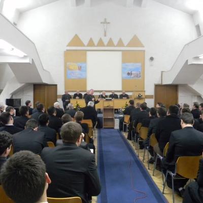26 noiembrie: Iaşi: La 55 de ani de la redeschiderea secţiei române a Institutului Teologic Romano-Catolic