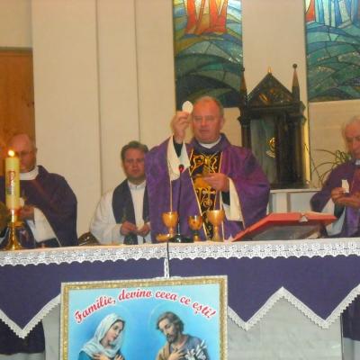 3 decembrie: Moineşti: Episcopul Aurel Percă la depunerea adeziunii în Acţiunea Catolică