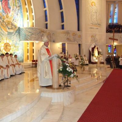 8 decembrie: Iaşi: Au fost sfinţiţi 14 diaconi
