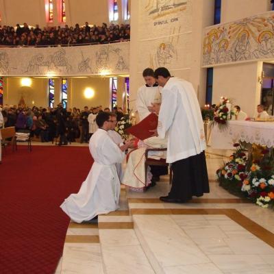 8 decembrie: Iaşi: Au fost sfinţiţi 14 diaconi