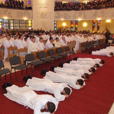 8 decembrie: Iaşi: Au fost sfinţiţi 14 diaconi