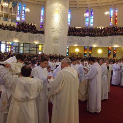 8 decembrie: Iaşi: Au fost sfinţiţi 14 diaconi