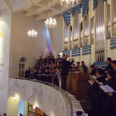 8 decembrie: Iaşi: Au fost sfinţiţi 14 diaconi