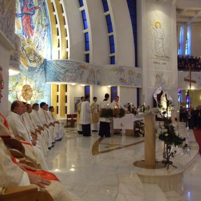 8 decembrie: Iaşi: Au fost sfinţiţi 14 diaconi