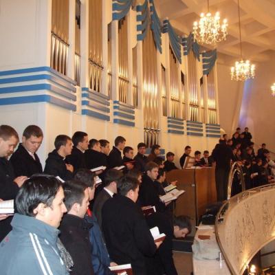 8 decembrie: Iaşi: Au fost sfinţiţi 14 diaconi